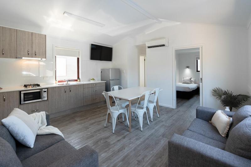Adelaide Caravan Park - Aspen Holiday Parks Extérieur photo
