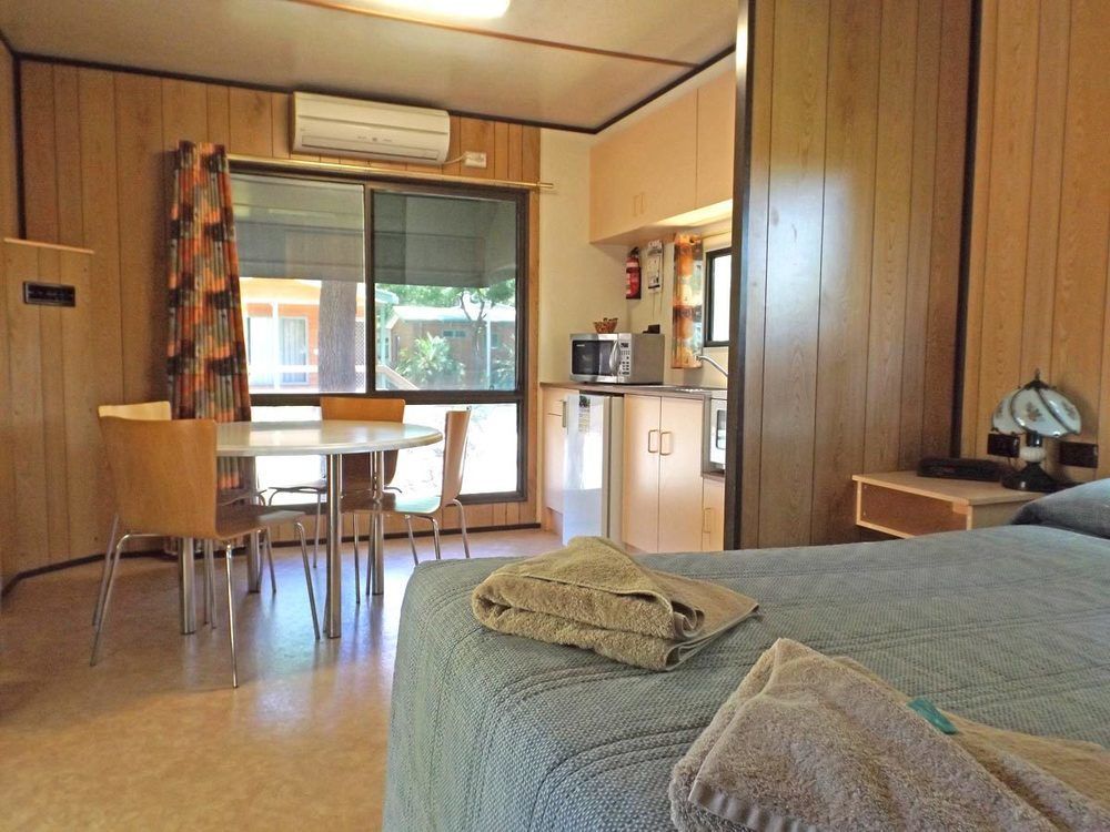 Adelaide Caravan Park - Aspen Holiday Parks Extérieur photo