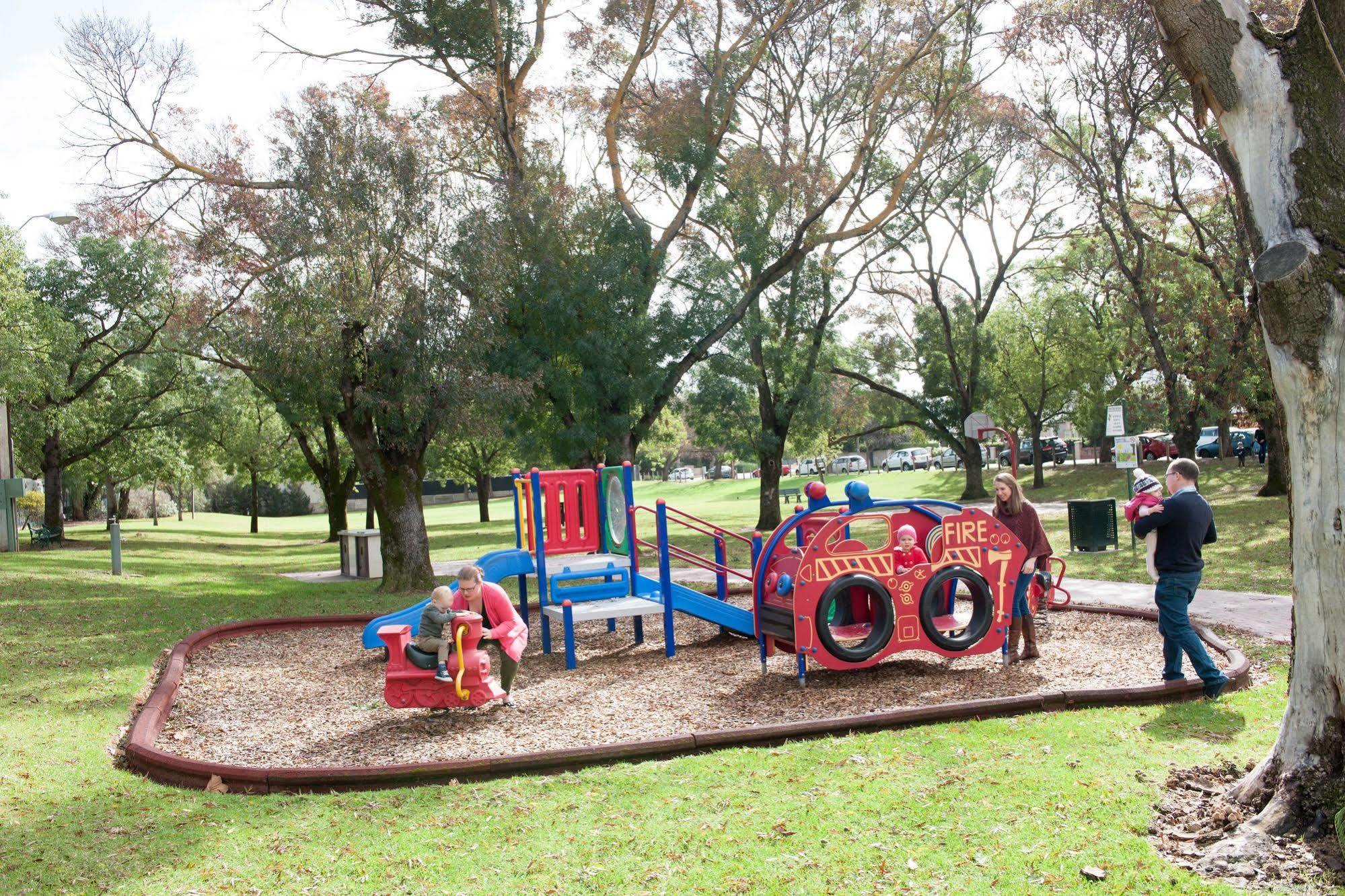 Adelaide Caravan Park - Aspen Holiday Parks Extérieur photo